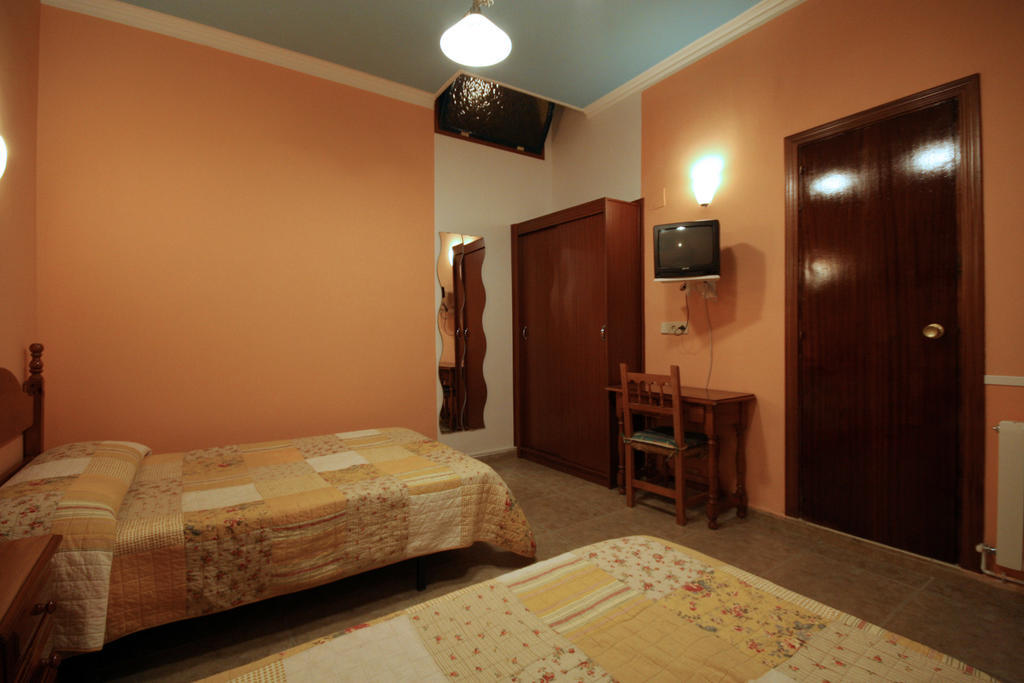 Hostal Rico Madrid Exterior foto