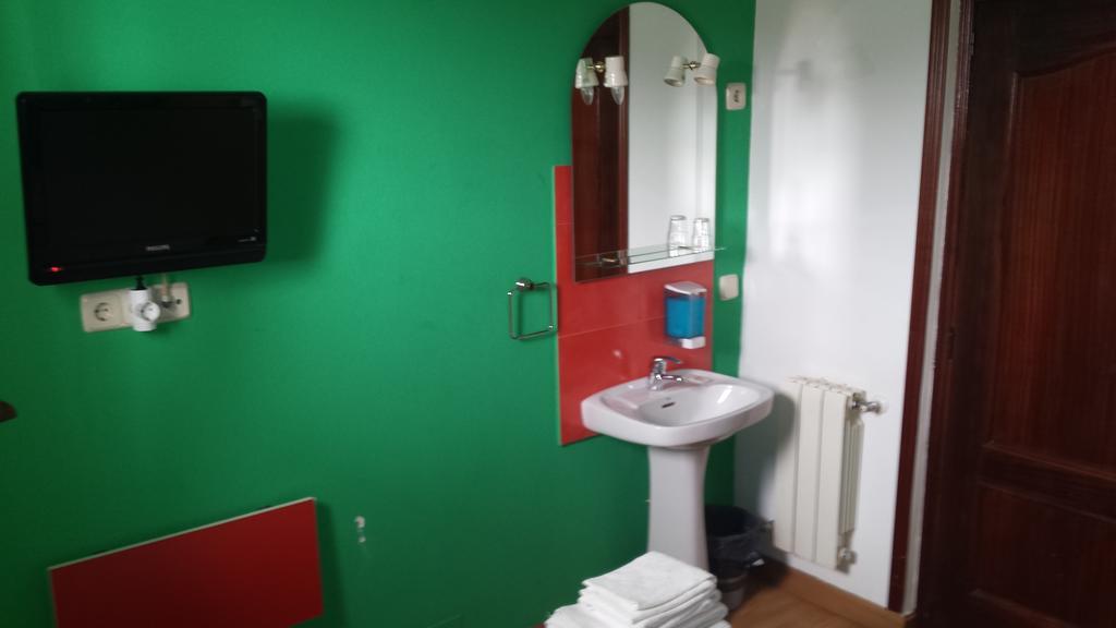 Hostal Rico Madrid Exterior foto